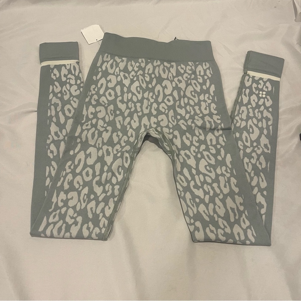 Sweaty Betty Leopard Jacquard Base Layer
Leggings Blue/Greenish Paint
Jacquard - Picture 3 of 10